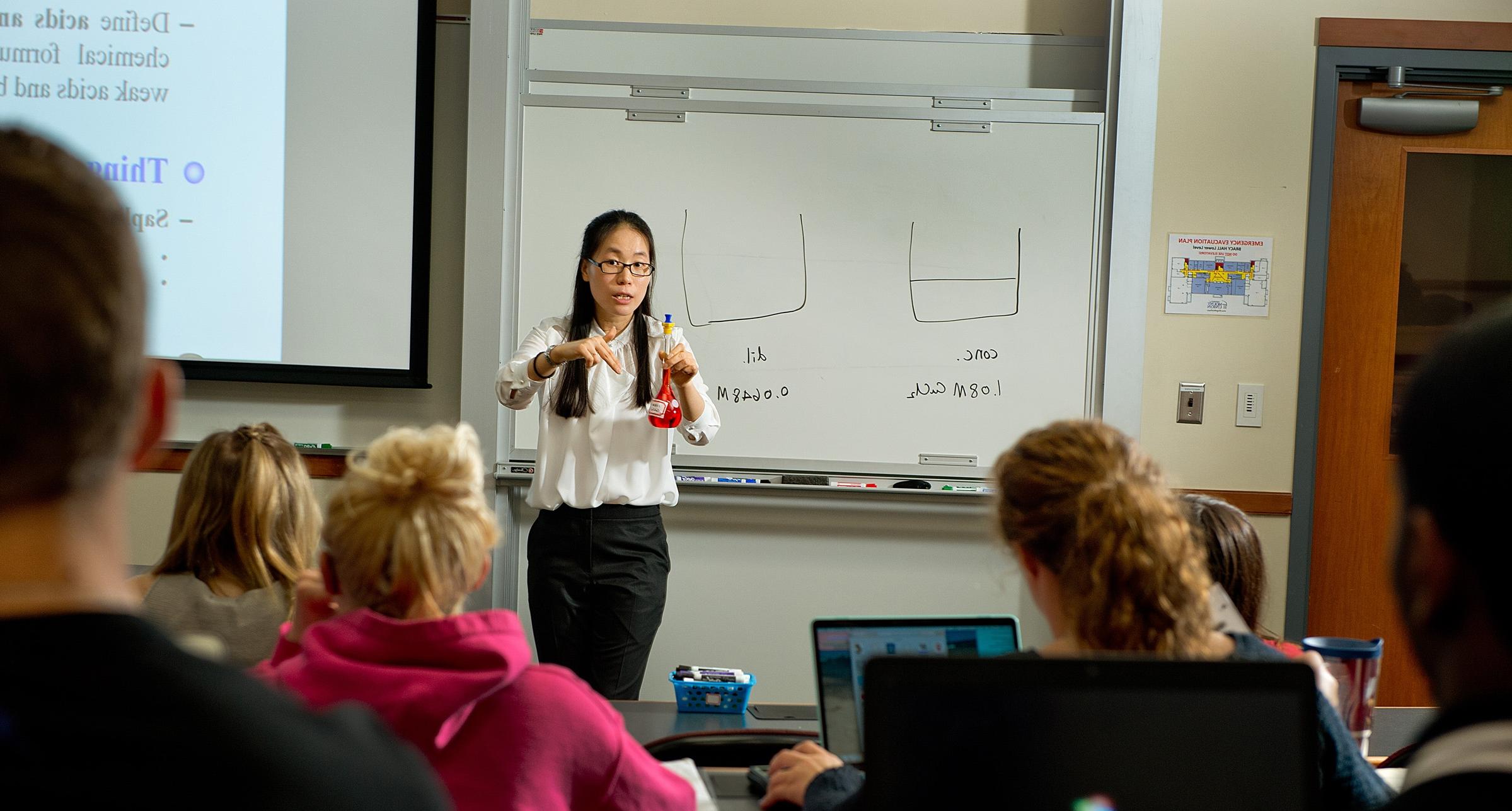 University of Mount Union professor teaching a biochem class 